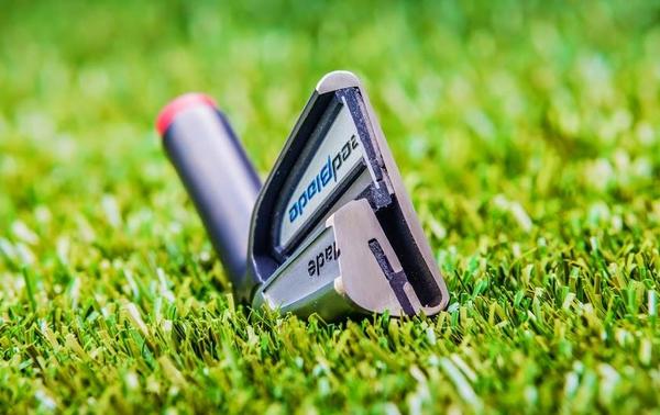 TaylorMadeTour's tweet photo. Fake grass. Real technology. #Speedpocket #SpeedBlade http://t.co/UCFRfVwqdu