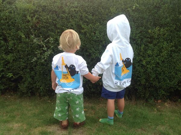thebartproject's tweet photo. Buy your T-shirts and hoodies now and you can look as superfly as Freddie and Hamish...!!! http://t.co/2SdmVExF9c http://t.co/O81LFdw7Xr