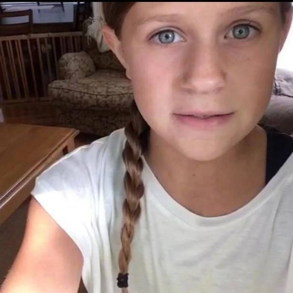 Silvi_Marihual's tweet photo. @NiallOfficial look at our daughter, came to greet the future (? scary haha http://t.co/BF9CwNRAAh