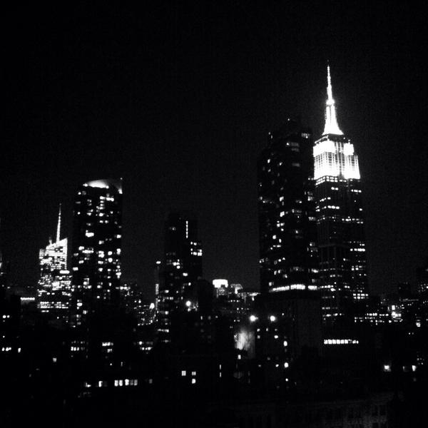salihberkilhan's tweet image. This is not a city but jewelry! #NYC #rooftop #rareview #Manhattan