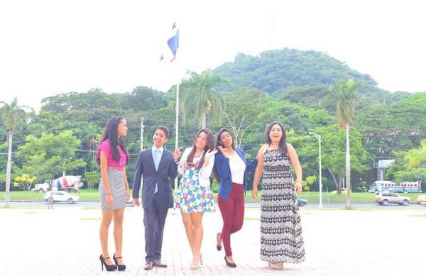 RosamariaBrooks's tweet image. Esto no parece realidad! Por fin #YoungDemocracy2014 en su primera edicion😭 Gracias Dios por tanto💕 @IESCYD