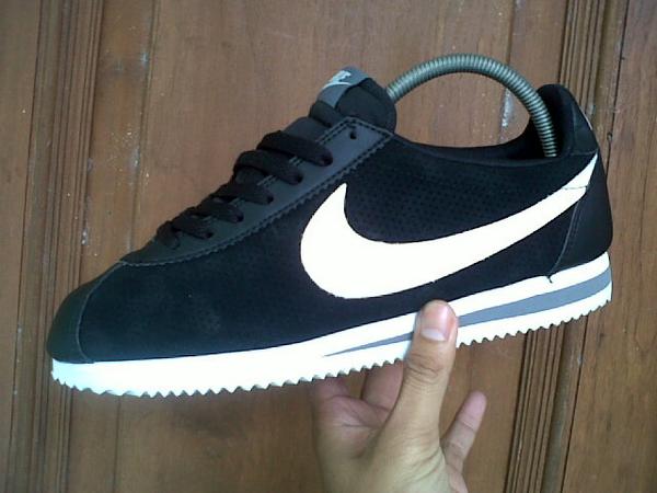 Nike Cortez Black white - Sz 42.5 