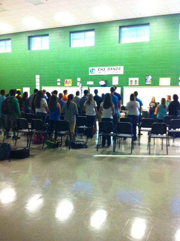 jcyarborough's tweet photo. Fired up seeing Easley High FCA worship this morning. #greatstarttothursday #ehsfca http://t.co/pmGlreoxAD