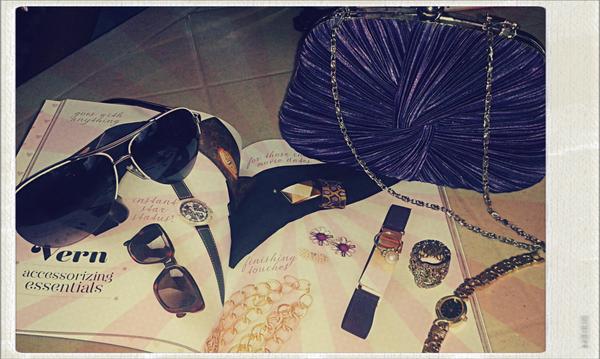 mara92jane's tweet image. Gustong-gusto ko talaga kapag Accessories ang binabasa ko. nakakatuwa dhil meron sa V♥V @TeamInstaxPH #VVBookGiveaway