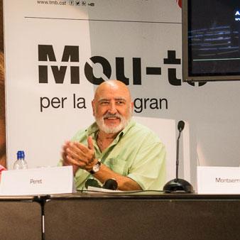 TMB_Barcelona's tweet photo. Dediquem un record a #Peret, a la campanya solidària a favor de la #gentgran http://t.co/mnT90YL417 #PeretDEP http://t.co/YHAdIRK8ab