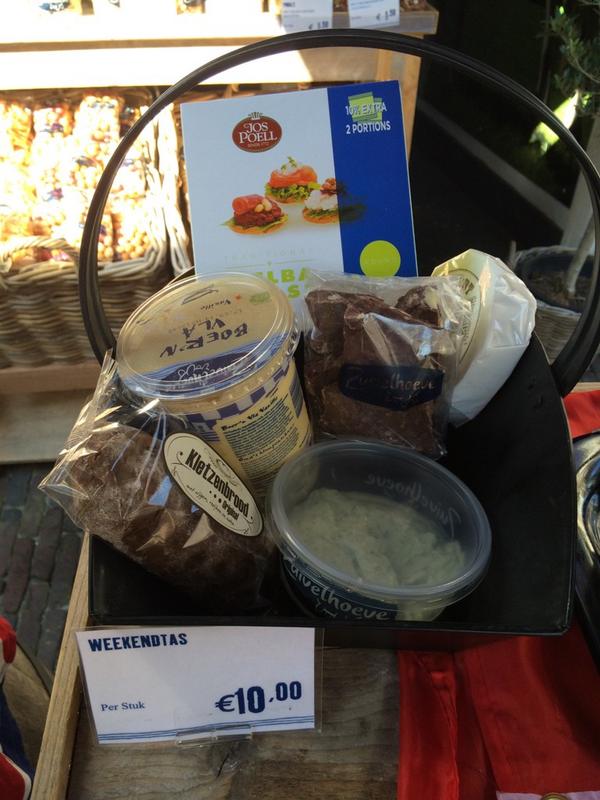 Martbbb's tweet image. "@Antonklapwijk: Lekker toch? #weekendtas inhoud  #Hopjelekker