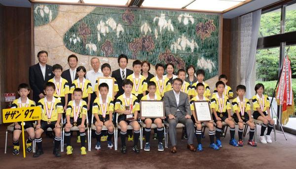 大村秀章 全日本ドッジボール選手権で優勝した サザン 97 の皆さんと おめでとうございます Http T Co Um7ih5dxo2