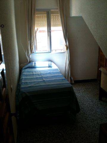IsmaelAranda06's tweet photo. Se busca compañero de piso,175 la habitacion, situado en teatinos Av.Pepita Durán. Urge confirmacion http://t.co/hZs277VFJa