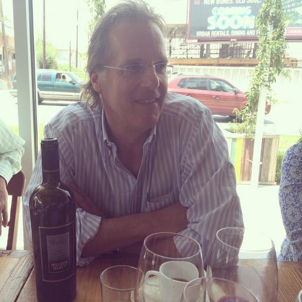 Doug Shafer w/ Hillside Select. Perfect way to start my week! #bigboldbeautiful #StagsLeapDistrict <a href="/ShaferVineyards/">Shafer Vineyards</a>