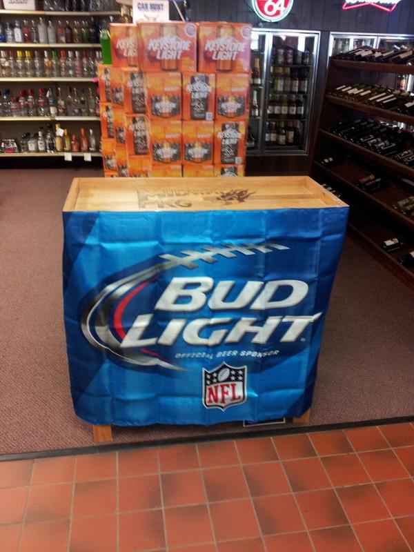 timehodges's tweet image. Stop in to #MidwayPackage and get out of the heat this evening. #SamplingDay