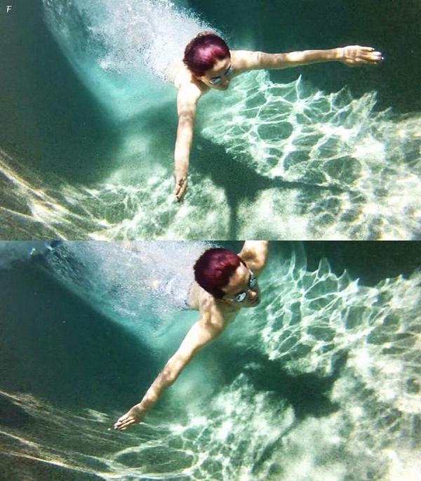 Nukeaa's tweet photo. โลกของฉัน ที่นี่บ้านฉัน >0< @1215thexiahtic #Underthepool #Junsu #Dolphin http://t.co/OV2raRiy57