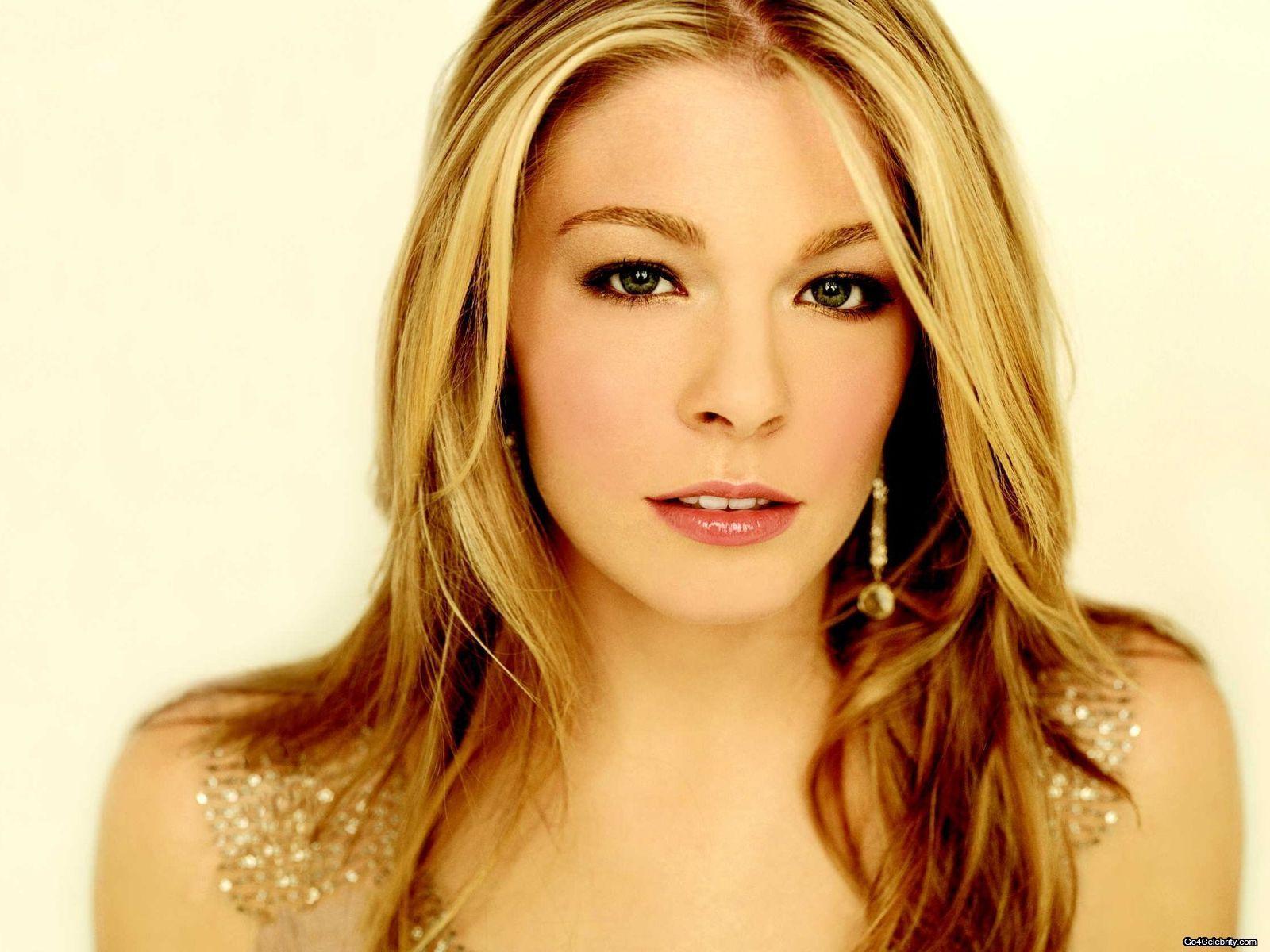 Happy 32nd Birthday LeAnn Rimes (b. 8-28-82) "How Do I Live"  