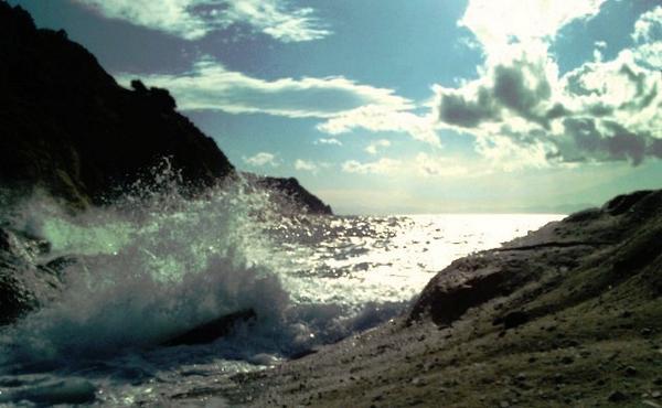 ho fermato l'immagine della tua voce in un pomeriggio di agosto,come quando passavi di qui per raccontarmi del mare..