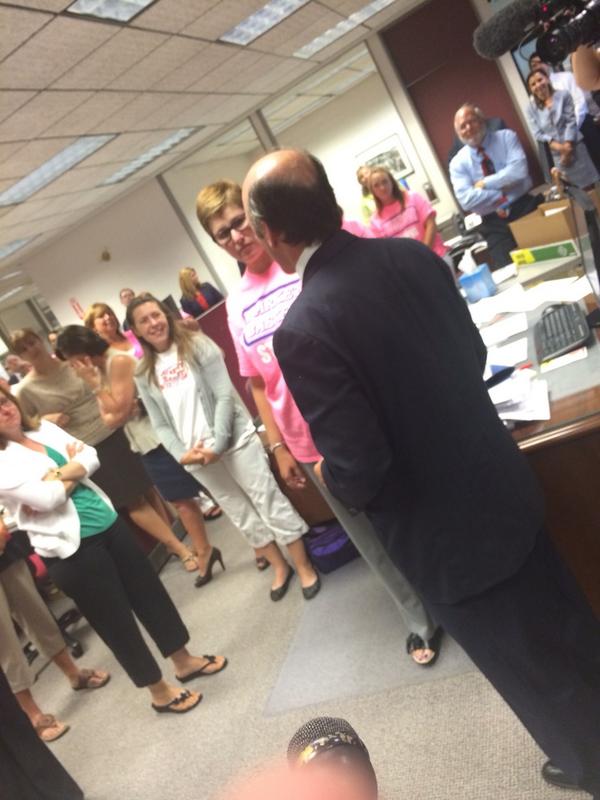 MarketBasketNws's tweet photo. "@Kelli_OHara: Artie T Demoulas back in the office #marketbasket #7news http://t.co/lEQfT8hlDY" The return of the King !