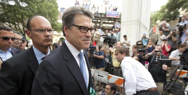 TexasTribune's tweet photo. Secretive group launches pro-@GovernorPerry site. @amanbatheja reports: http://t.co/qDMJBBhQJG #PerryIndicted http://t.co/3Xxtryk5sr