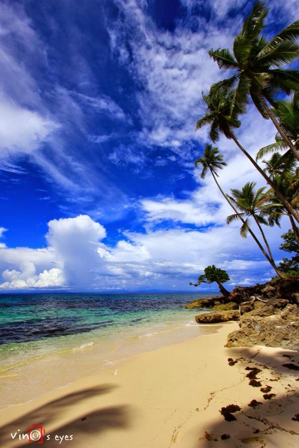 MALUKUSATUDAR4H's tweet photo. Pantai di Desa Daru, Halmahera, #MalukuUtara http://t.co/z7lXN8ldmI