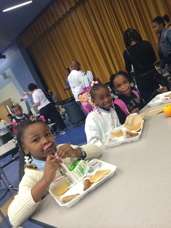 VScheeff's tweet image. Pictures from the #pancakeflip #UWCLEkickoff this morning before school at #AntonGrdina in #gardenvalley