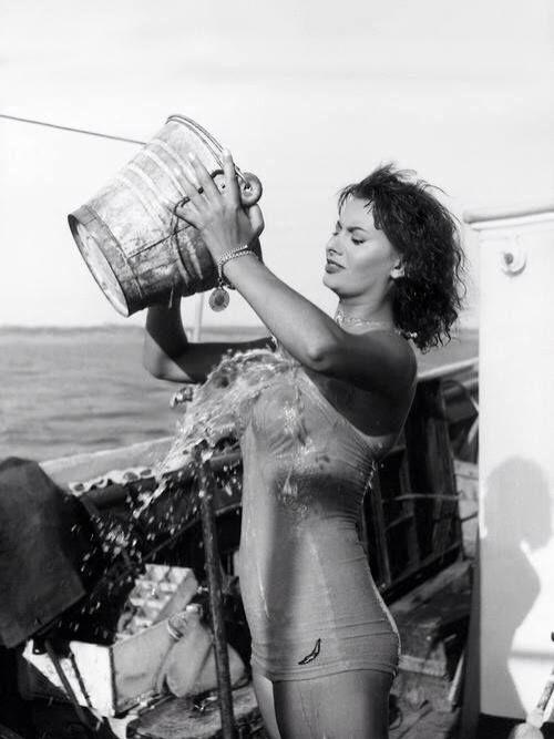 jerrysaltz's tweet photo. Sophia Loren's Ice Bucket Challenge. 1958. #Hot http://t.co/CLPz2NqMzH
