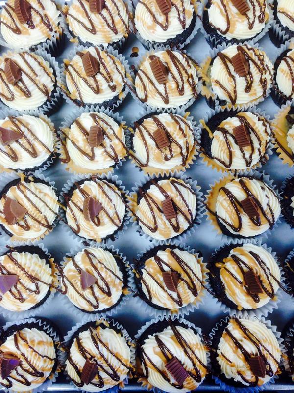 '@Cupcrazed: A SEA of Reese! #reesescups #cupcakes ' I ate one of these my last visit to Baxter - Insane sooo good🍮💯