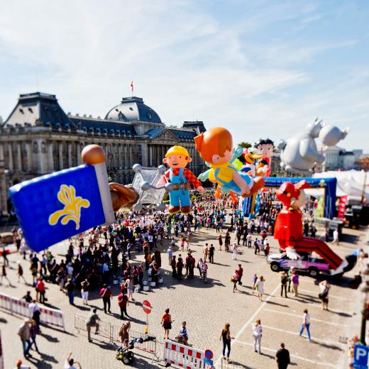 visitbrussels's tweet photo. #BalloonsDayParade #Tintin Rally http://t.co/ZQWgUb8VeW & much more #comicsfestival #Bcomics http://t.co/7uD8bRnylu http://t.co/fNCNgkPgFb