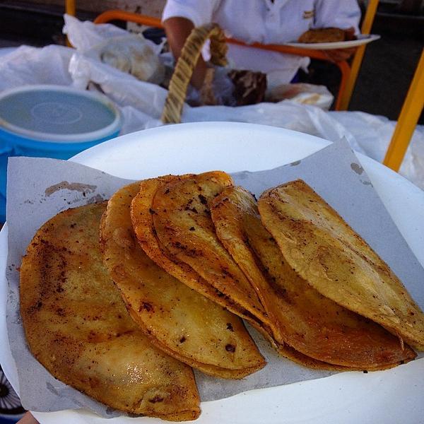 Taquitos de canasta LOS GENEROSOS. En Ezequiel Montes. Buenisimosss. #realstreetfood #streetfood #tacosdecanasta ...
