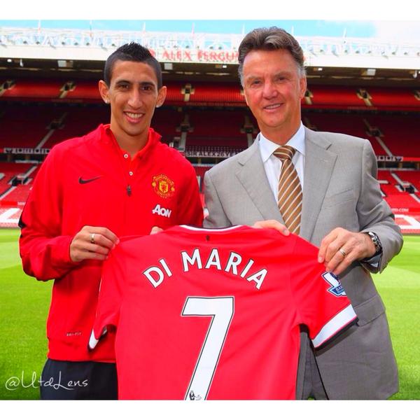 manunitedreport's tweet photo. Welcome to Old Trafford, our new number 7! #WelcomeDiMaria #mufc - http://t.co/SCTD9sQZ5i