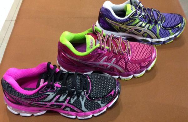 BikilaTiendas's tweet photo. Nuevas #Ascis #Nimbus16 y #Cumulus16 de chica! http://t.co/3LghgXD859