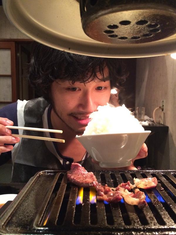 narupeepack's tweet photo. 30歳の少年。夏の思い出。ごはんアニメ盛り。 http://t.co/qdBg25fYuM