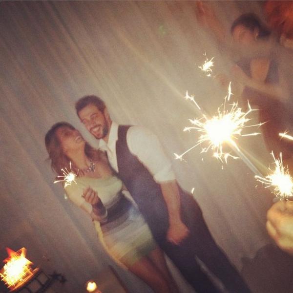 elena_g05's tweet photo. "@WLW_ITALIA: William Levy @willylevy29 FOTO 05 #ThrowbackThursday #cumple2012 con su familia http://t.co/OqFtkZVN4S" @Elygutierrez19