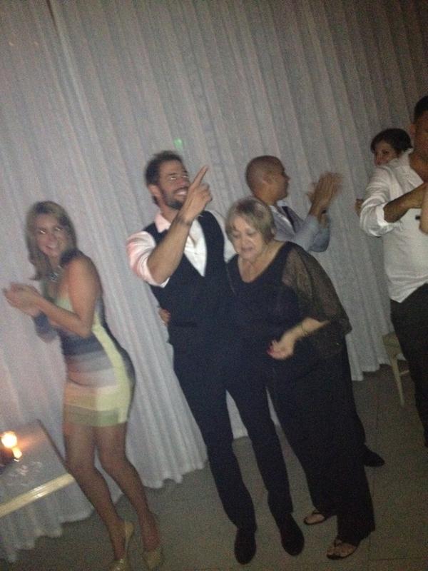 WLWBrazil's tweet photo. RT @WLW_ITALIA: William Levy @willylevy29 FOTO 06 #ThrowbackThursday #cumple2012 con su familia http://t.co/gHwulGtntz
