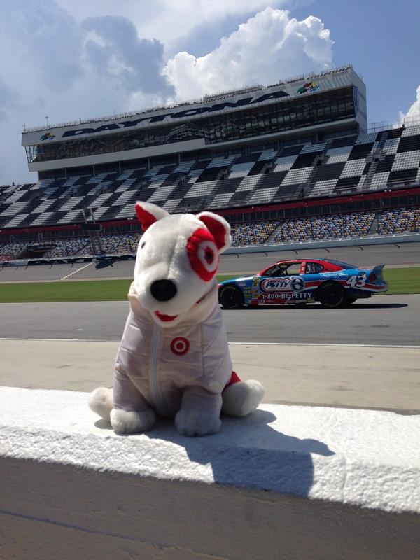 Bullseye is "driving" redcards at Daytona......D427 in winners circle!!  <a href="/samshah21/">Samir Shah</a> @brianboucher234 <a href="/JerryISiegel/">Jerry Siegel</a>
