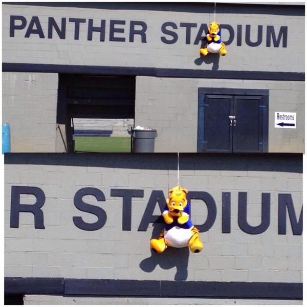 Torillynnn's tweet photo. This Clanton vs Jemison game is like Alabama vs Auburn No lie!! Go Panthers! #JTown #CCHSHateWeek http://t.co/jRyhGrM6Uw