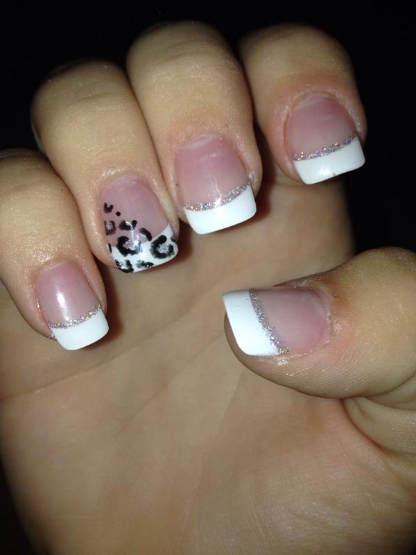 MollyMiller07's tweet image. got the claws back on 😜 #backscratch?