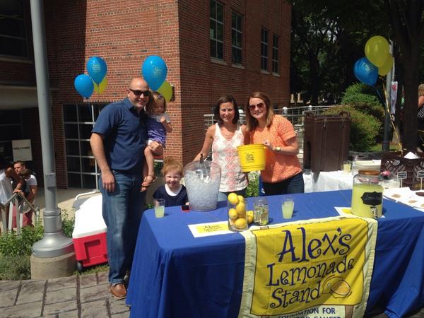 M22GoBlue's tweet image. We are back on campus at Siena College today supporting Alex's Lemonade Stand! #NM #Top10internship #AlexLemonade