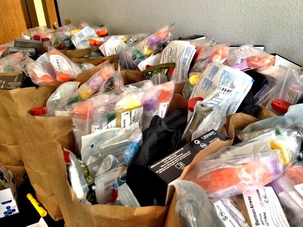MaddoxDefense1's tweet photo. Kitting day! http://t.co/jXpF1TiOWG