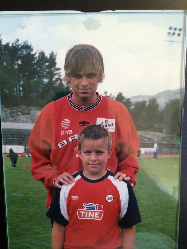JonasGronner's tweet photo. Tviler på Erlend hadde følelsen av at han karen her skulle være hans makker 10 år senere i Tippeligaen. http://t.co/zz7If9Kppl