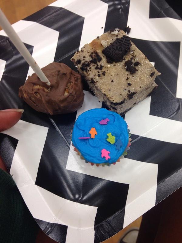 lilMisChrysalis's tweet image. I love sax studio and I love @LmfaoKatiee @YellowFluttrBug and @JordanCarinelli #YUSS