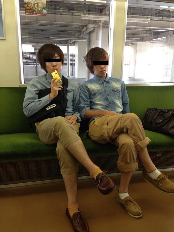 ট ইট র フォロワーが知らない 大学生用語辞典 上 デニムシャツ 下 チノパン 意味 制服 男子大学生に絶大な指示を得るファッションのカリスマであり ローテーションの切り込み隊長 T Co I2egwvdmxc