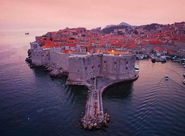 GuideDubrovnik's tweet photo. #unique #dubrovnik http://t.co/Upmr7Gvxv4