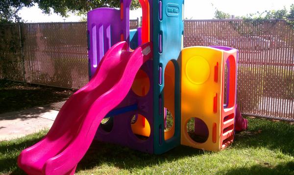 JenMoss316's tweet photo. And the bidding has started!! Current bid for play set #3 is $100.00.  Please email jenniferm@iclv.com to bid http://t.co/Z1fkEhUasW