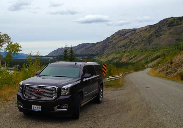 BarefootNomads's tweet photo. Exploring the road less traveled in the wild Yukon in a beautiful new GMC Yukon @GMCCanada #YukonDrive @TravelYukon http://t.co/eiDXzGZRww