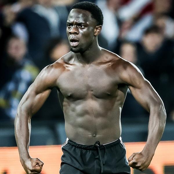 ELVIS MANU DE HELD VAN FEYENOORD! #feyzor