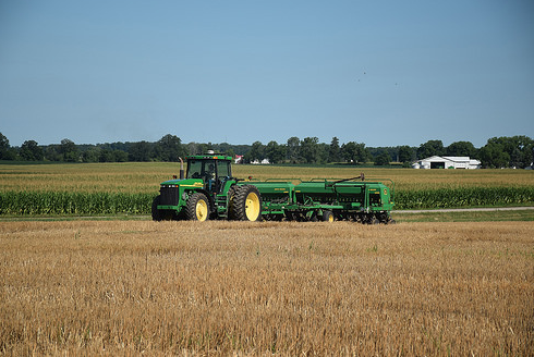 USDA's tweet photo. Ohio Farmers Show Their Commitment to Protecting Lake Erie http://t.co/2ZUZkDVI3n #Conservation http://t.co/MyovJFmL2x