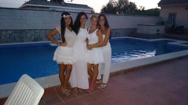 11Pauliita11's tweet photo. Fiesta Ibicenca ♡ http://t.co/yWJhWDTdwL