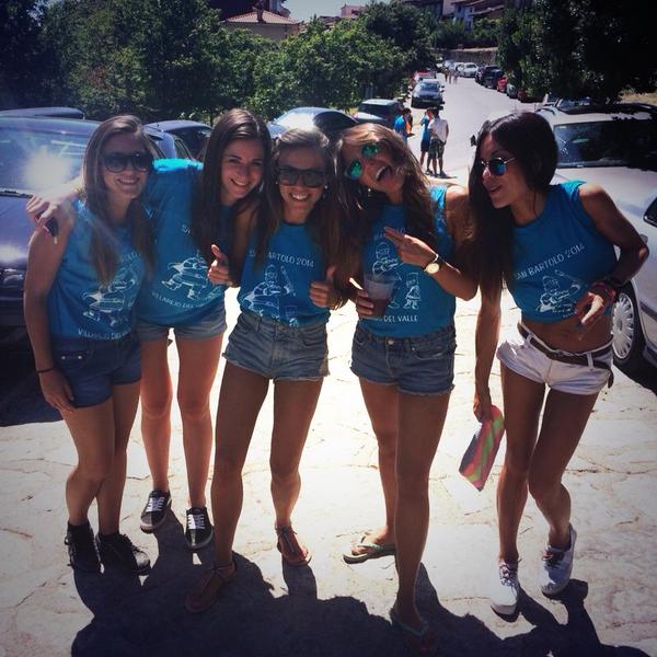 sarablazquez4's tweet photo. Como molamos @Blazquezannaa @isabellasspaper @Esteefi33 😏😏 http://t.co/fuGf5H2IT5