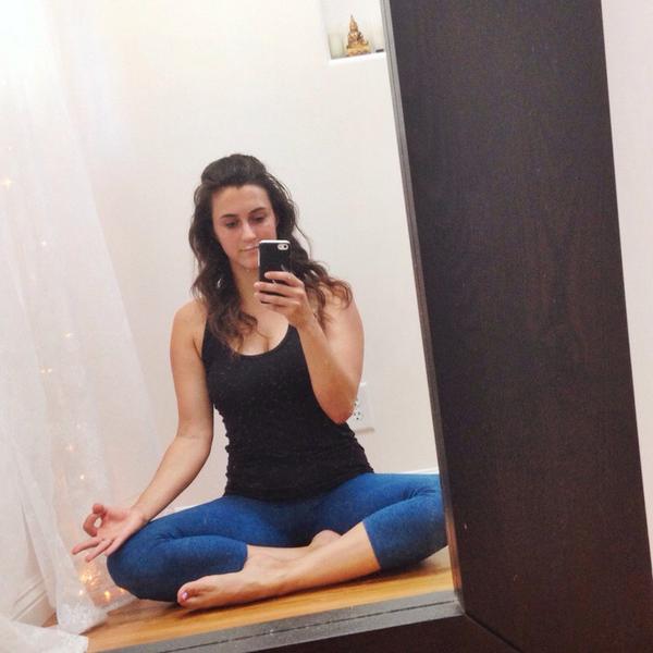 Luck_Tree's tweet photo. So in love with the Chi Tank and Chaturanga Capri from @AthletaLA_Grove!! #AthletaSelfie http://t.co/IwILnhjn2P
