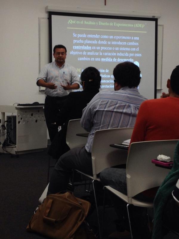 Dr. Cabrera de @AppliedOptUPRM hablando de experimentación a estudiantes de @EA_PUCPR cc @arq_wilfredo @arki_edlyn