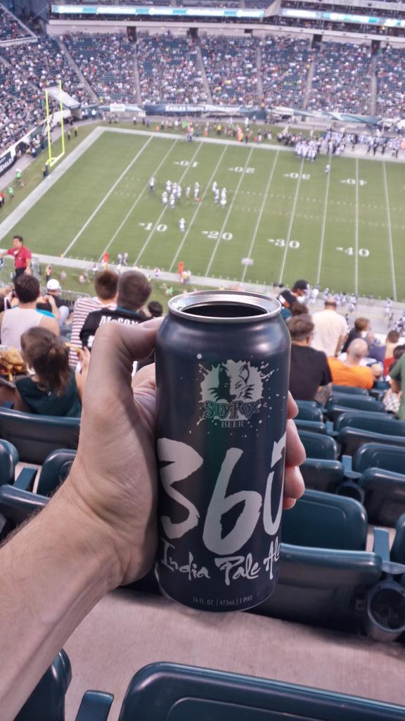 DHawerchuk's tweet photo. "@BehindTheCraft: Love these full open top cans! @SlyFoxBeer 360 http://t.co/sqxvZU2Gx1" Take that #macrobrews