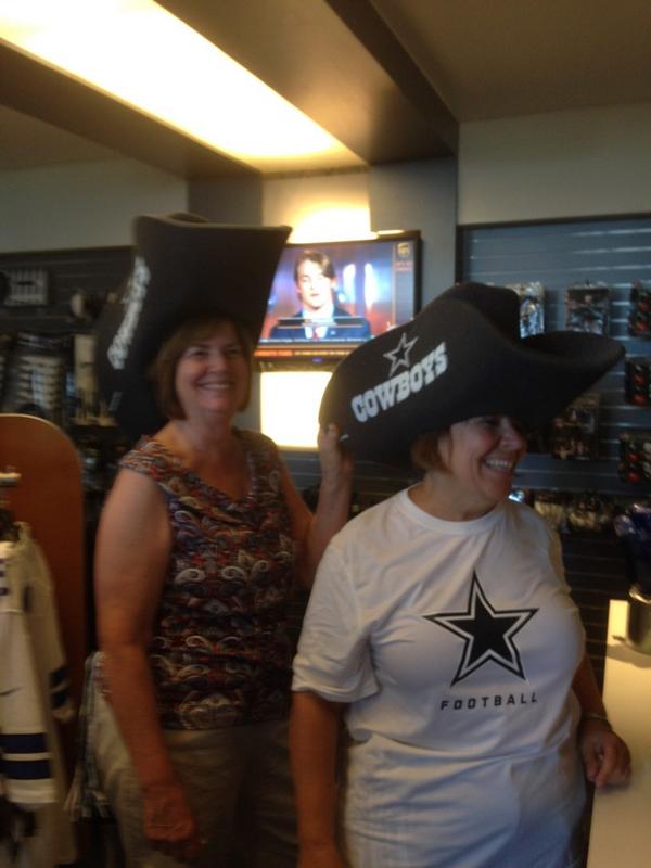 jackieknittle's tweet photo. #CowboysNation   Cowboy Hats! http://t.co/xG9HsuoYEt