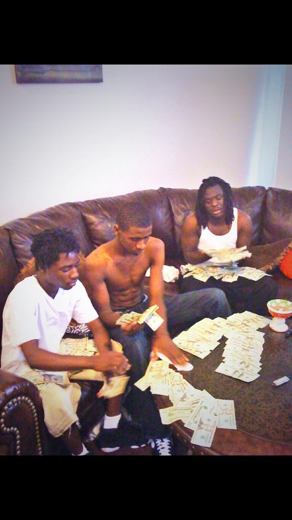 5Marleyfive's tweet image. BEEN DOING THIS SHIT YALL JUST GETTING ON THIS SHIT #FREEDATEAM